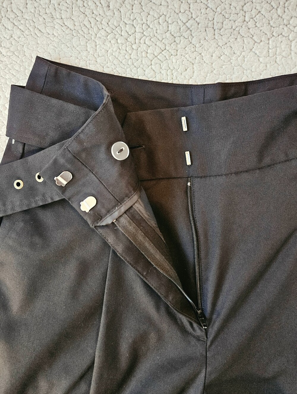 Worthington Women's Black Wide Leg Pleated Trousers Pants High Rise Belt Size 4 - Picture 4 of 9